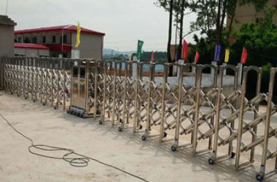 The concrete mixing station of the GFHD-2 section of the Guang-Fo Ring Inter-City Line in the Pearl River Delta region