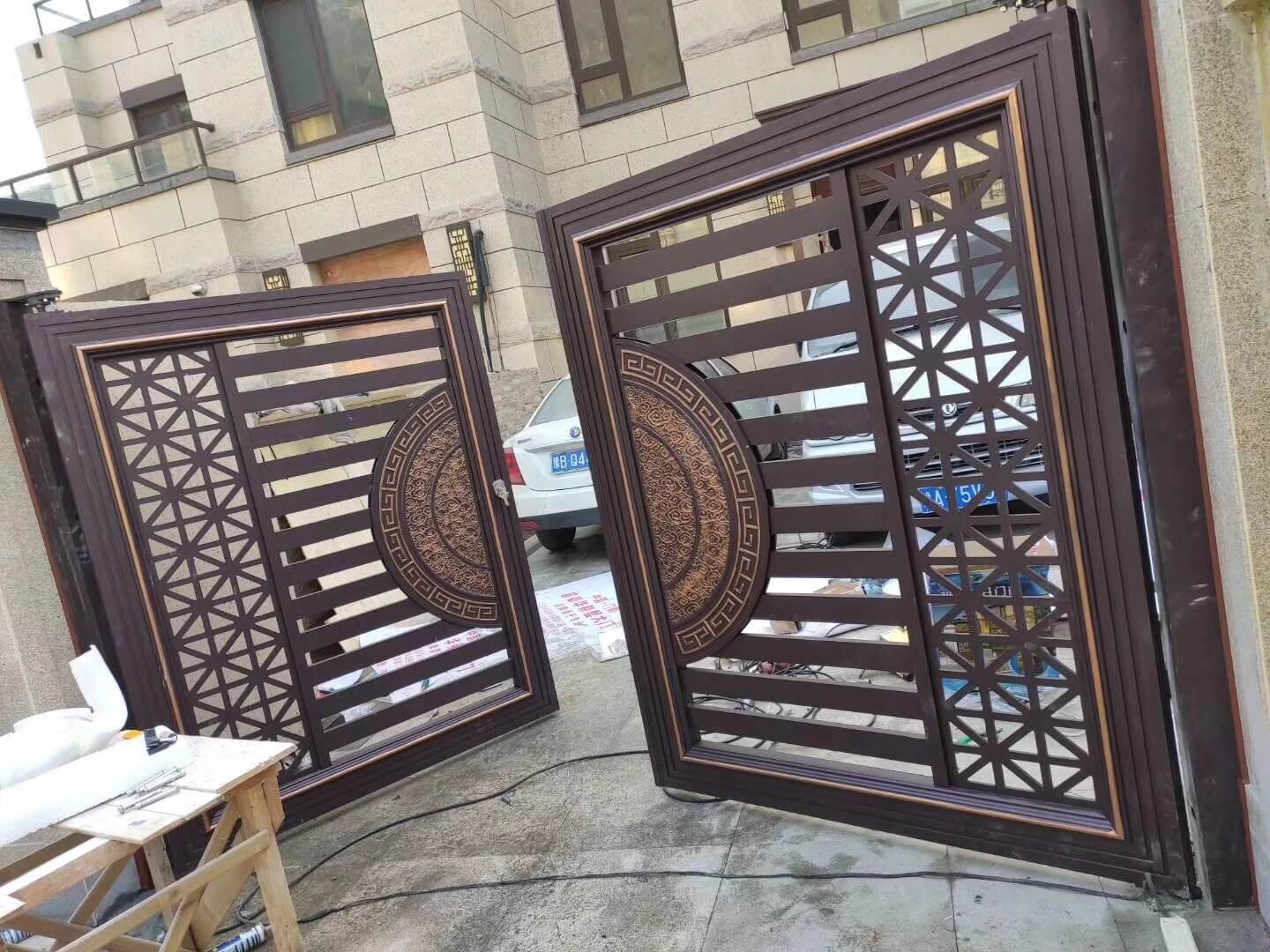 Aluminum art door